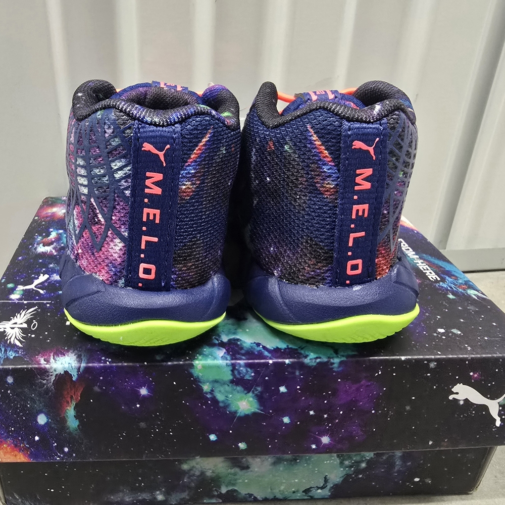 Puma Green and Blue Sneakers Vibrant Athletic Design - Picture 4 of 7